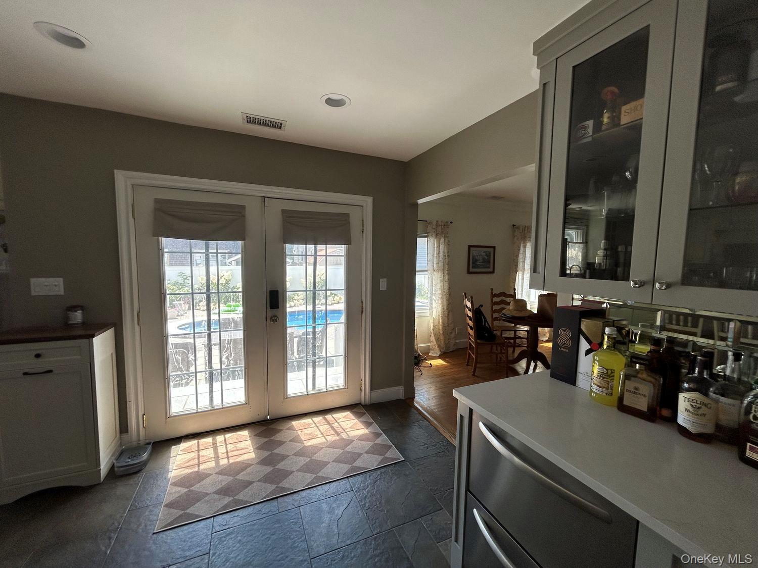607 Nassau Street – For Rent photo 25