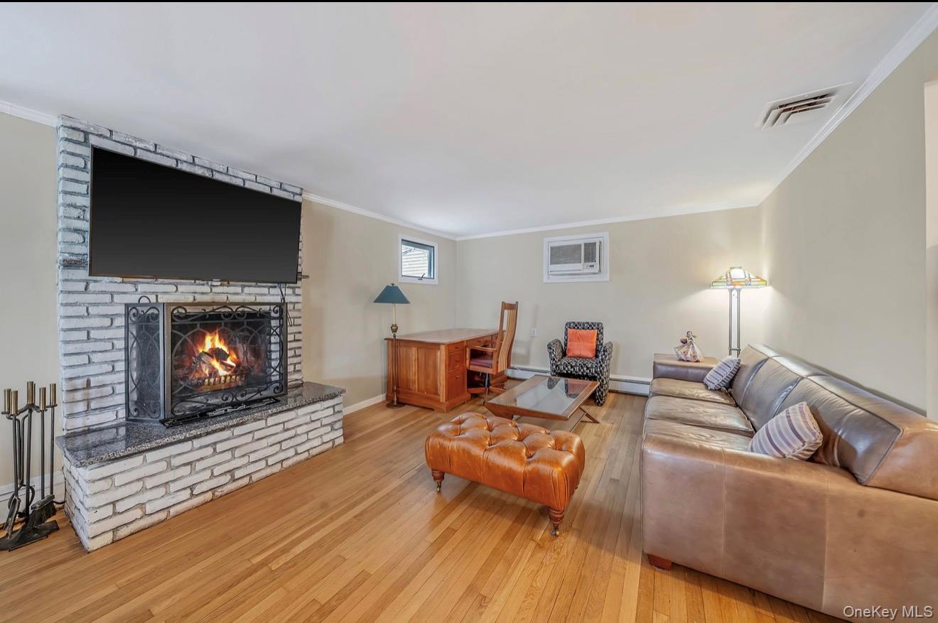 105 Vermont Street, Unit Upper photo 5