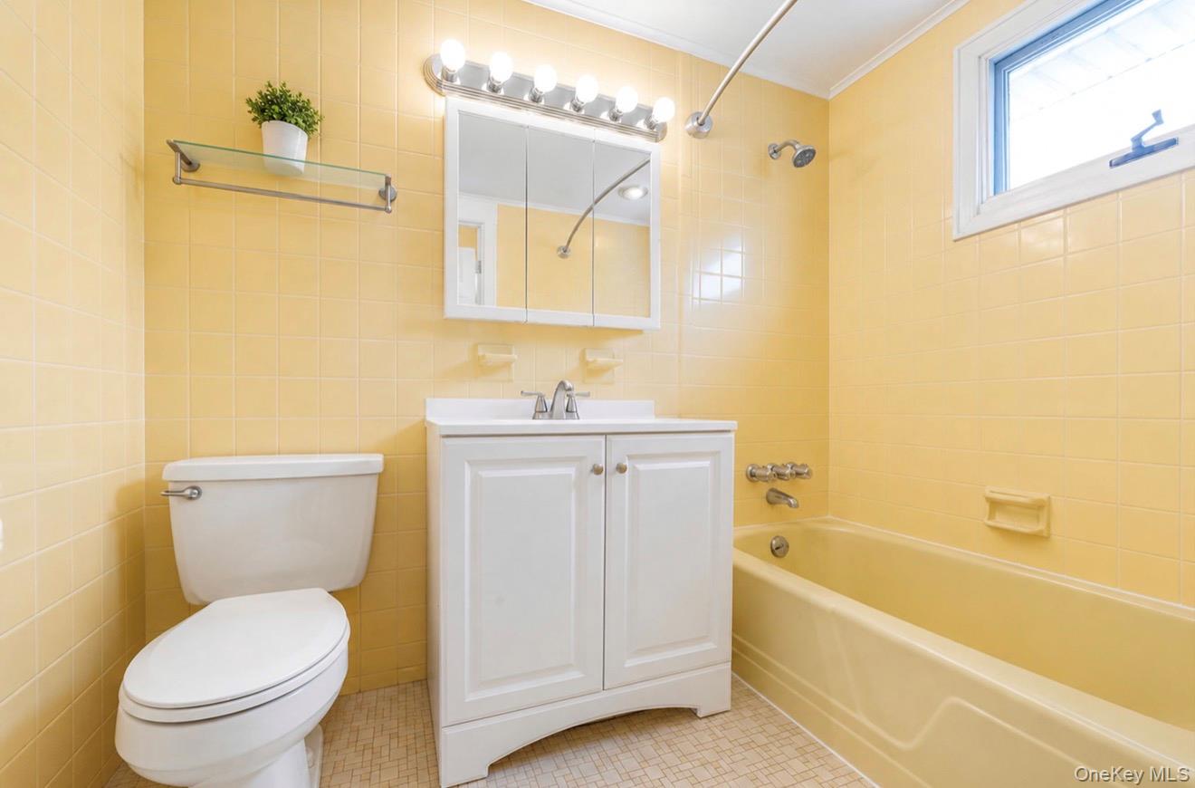 105 Vermont Street, Unit Upper photo 7