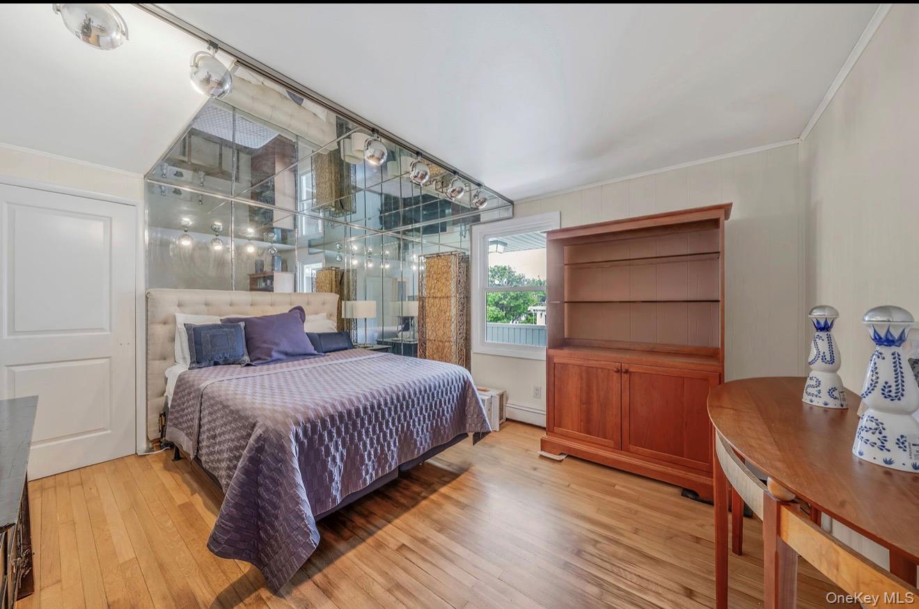 105 Vermont Street, Unit Upper photo 6