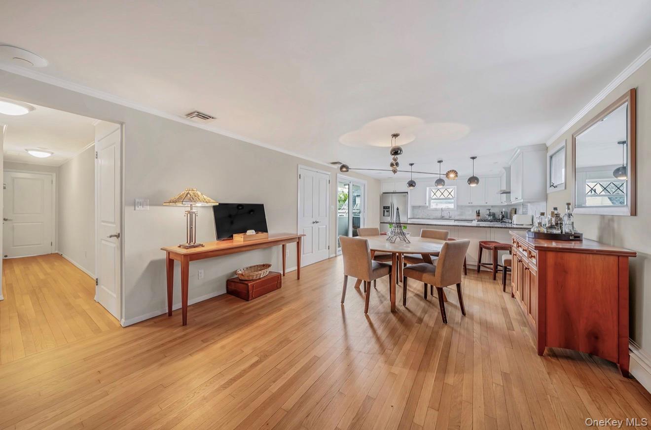105 Vermont Street, Unit Upper photo 3