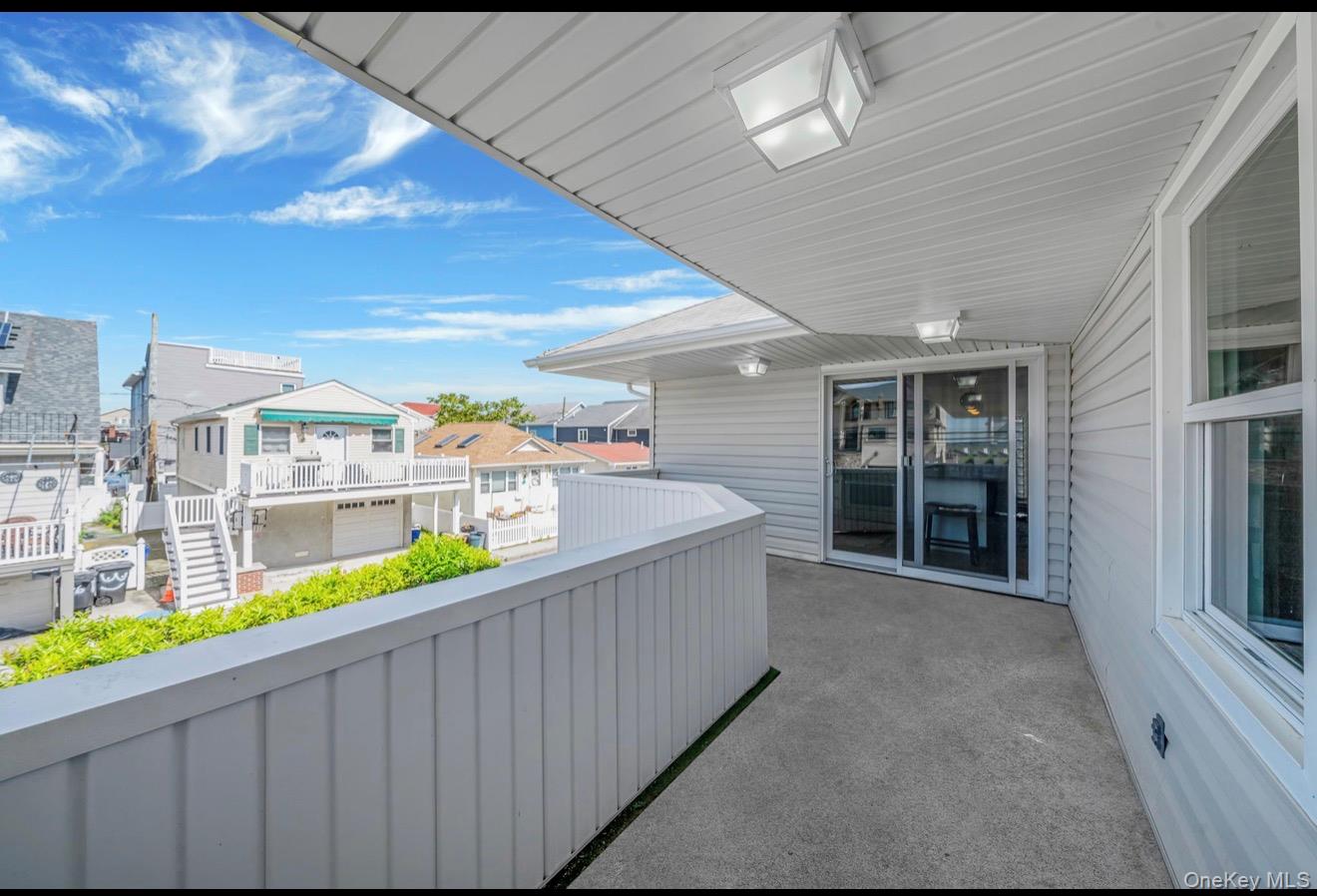 105 Vermont Street, Unit Upper photo 9