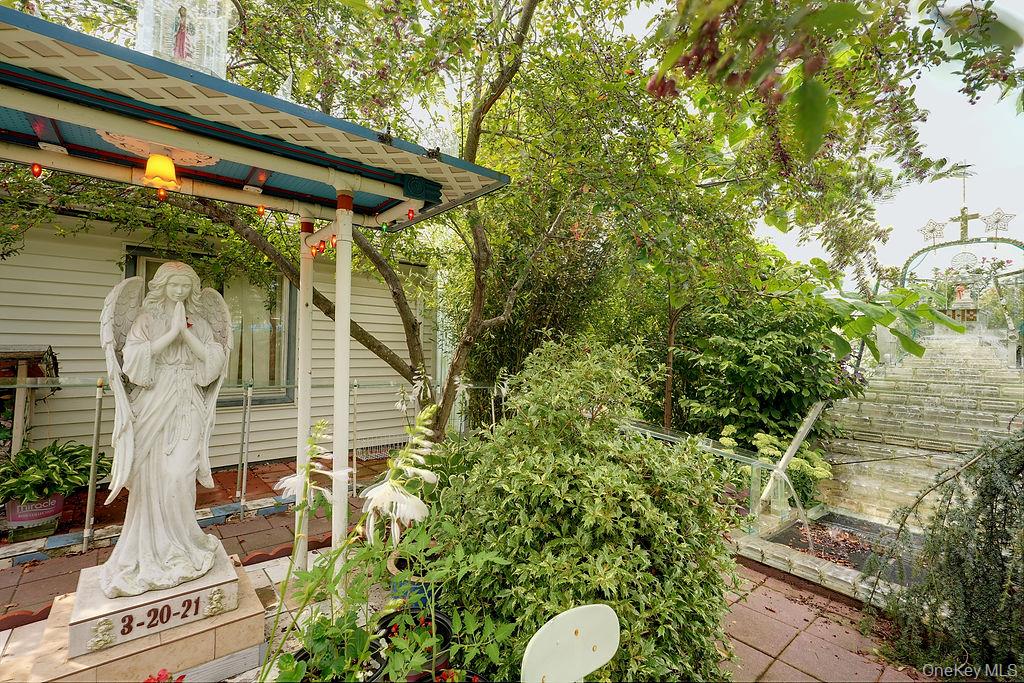 437 Moffitt Boulevard – For Sale photo 21