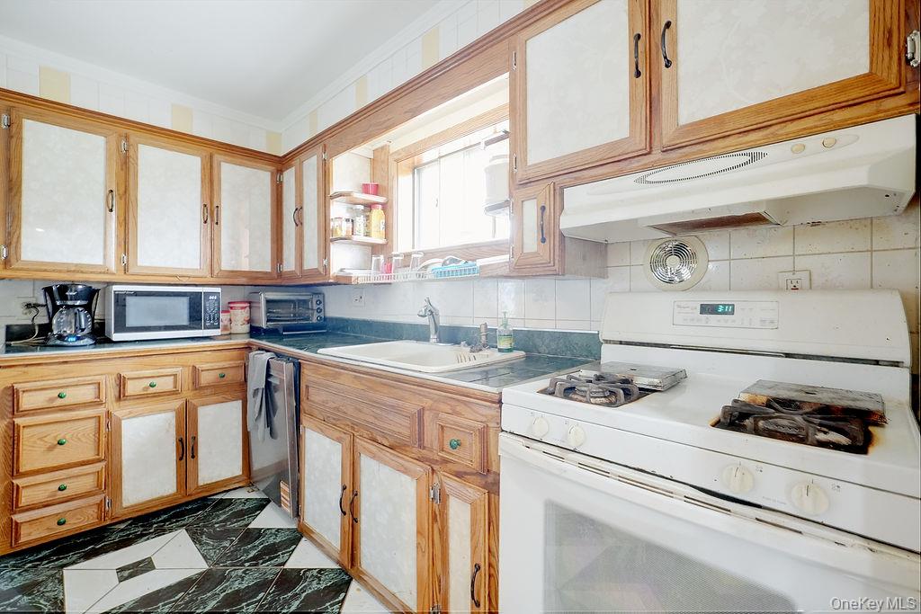437 Moffitt Boulevard – For Sale photo 3
