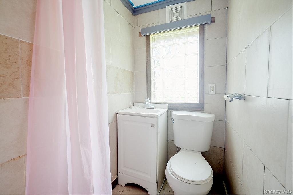 437 Moffitt Boulevard – For Sale photo 17