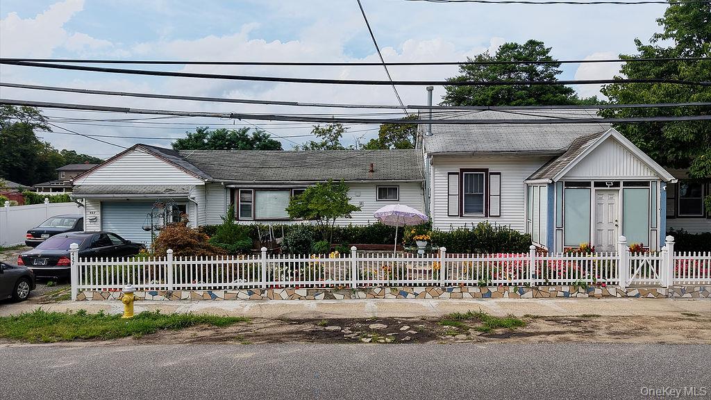 437 Moffitt Boulevard