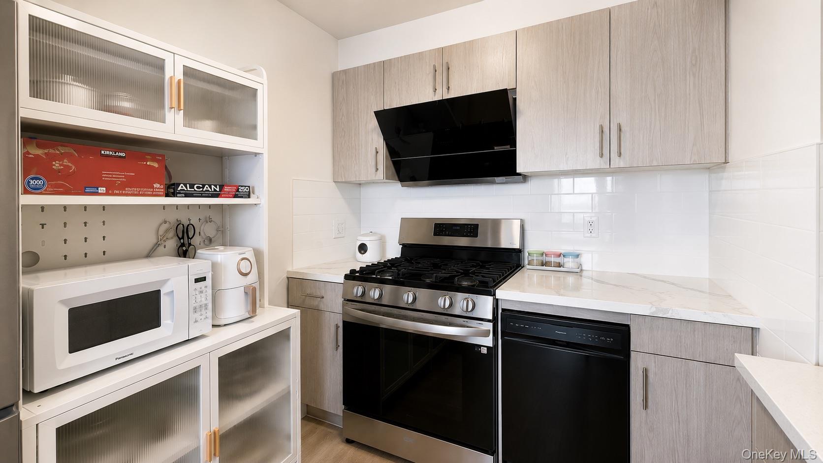 131-19 Flower Ave, Unit 4C photo 2
