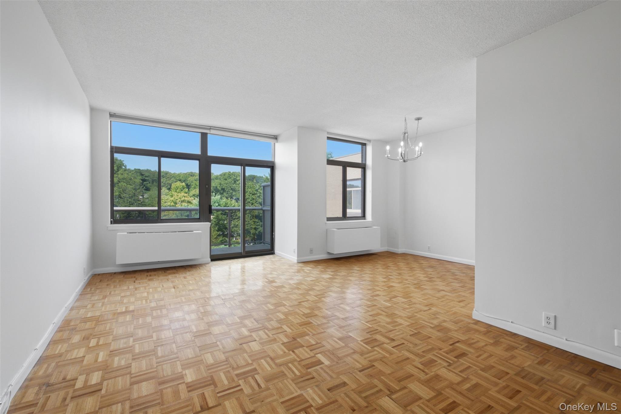 35 N Chatsworth Avenue, Unit 6E photo 9