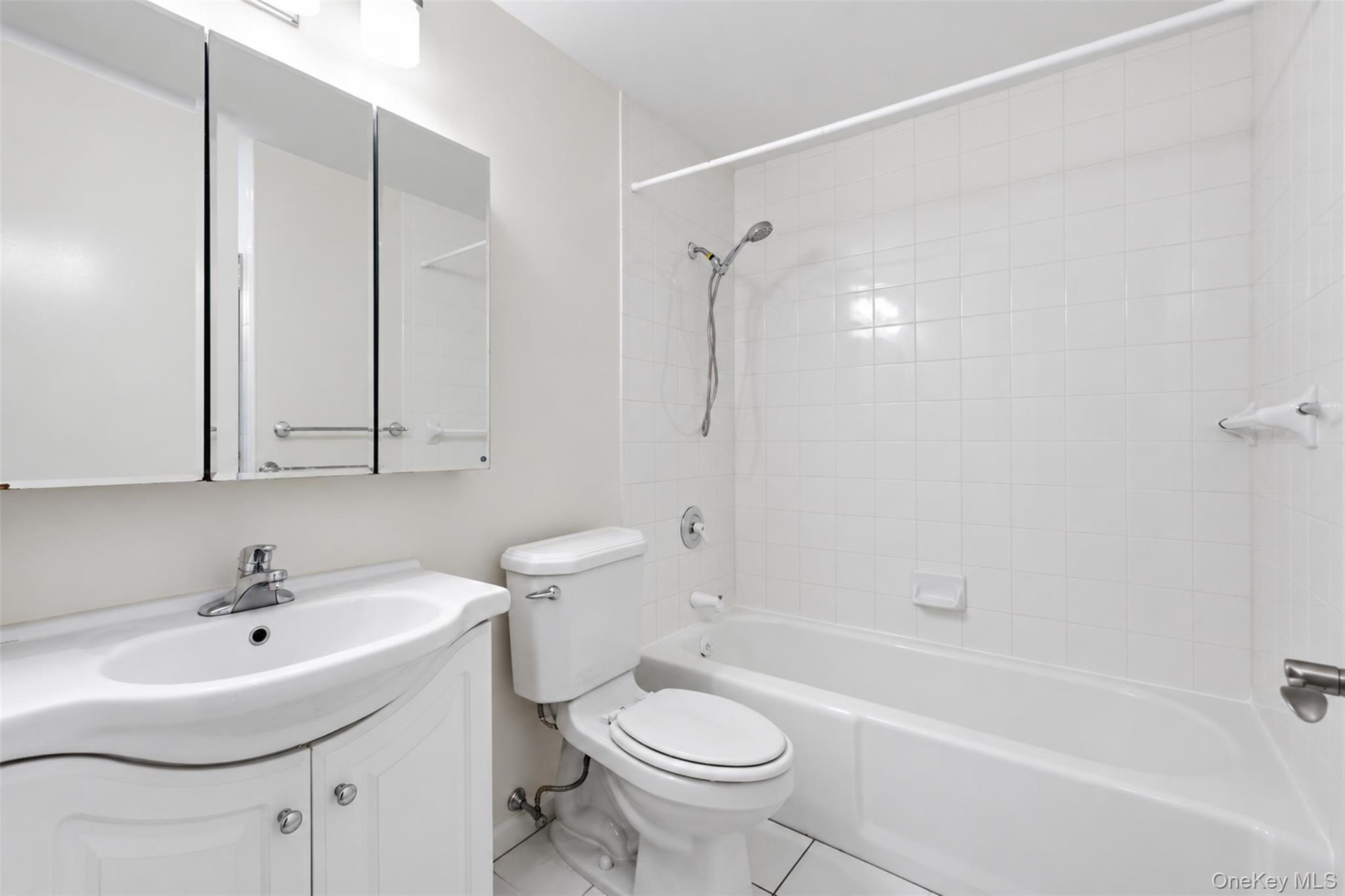 35 N Chatsworth Avenue, Unit 6E photo 20