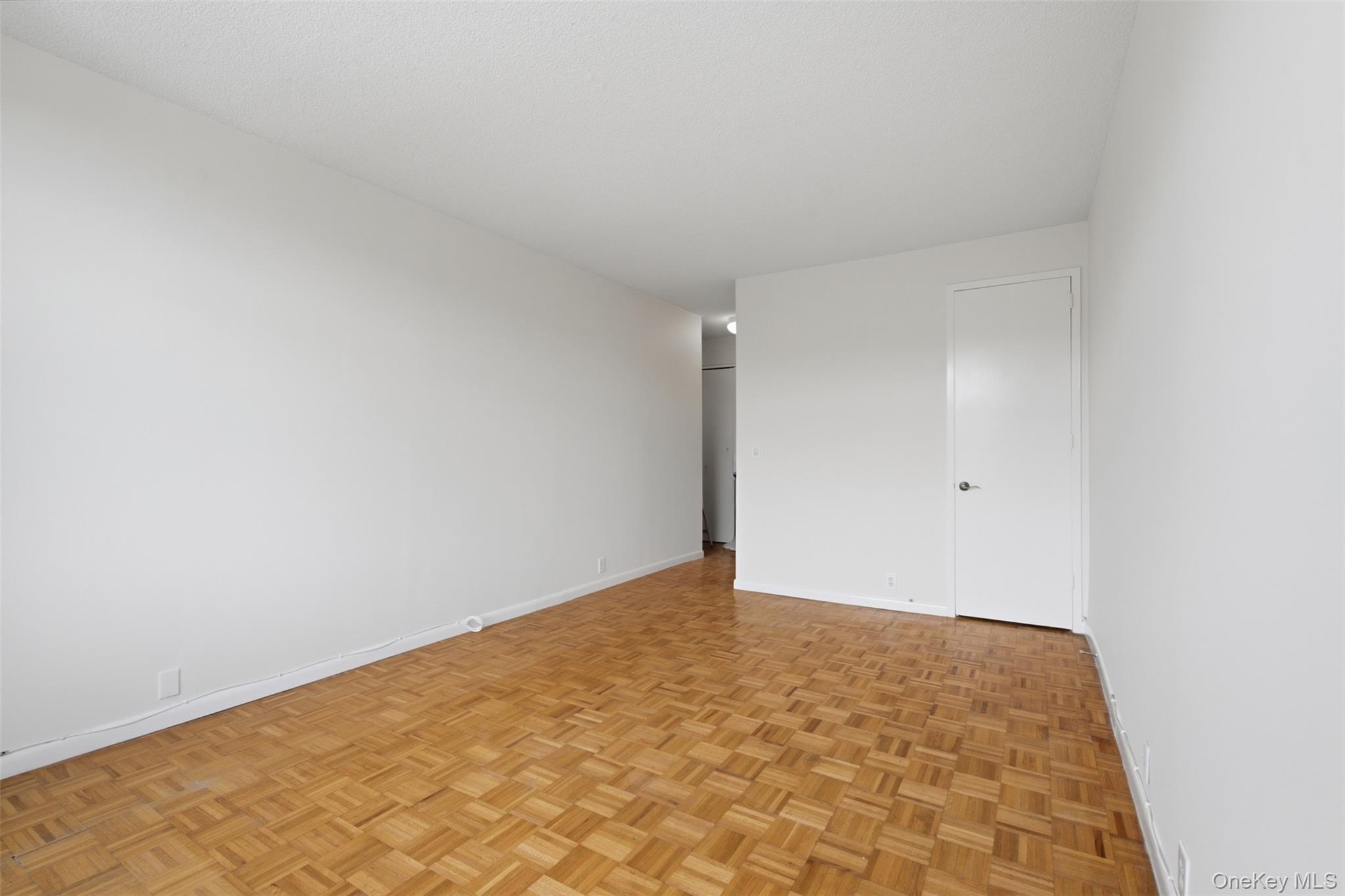 35 N Chatsworth Avenue, Unit 6E photo 19