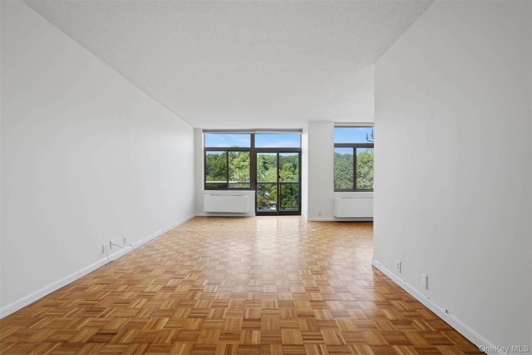 35 N Chatsworth Avenue, Unit 6E photo 8