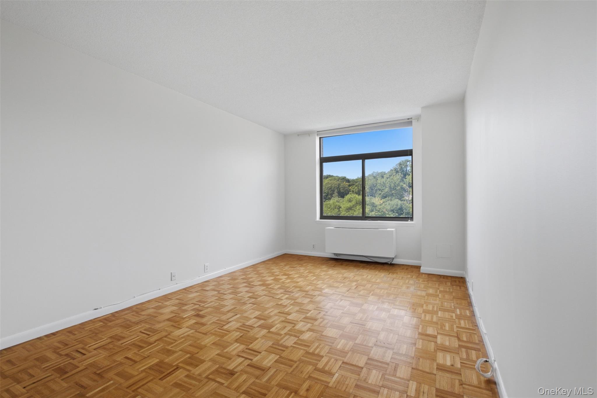 35 N Chatsworth Avenue, Unit 6E photo 17