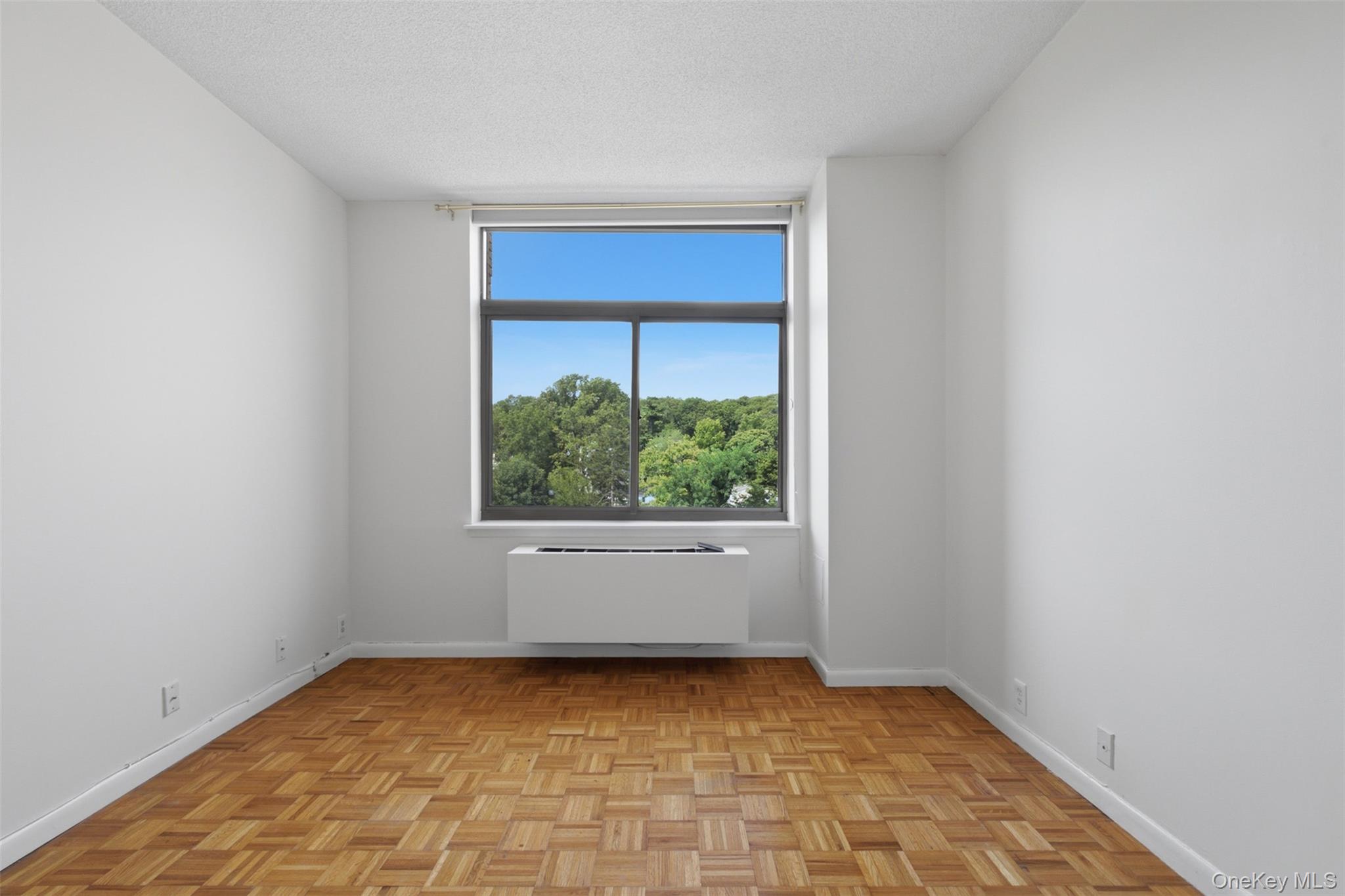 35 N Chatsworth Avenue, Unit 6E photo 14