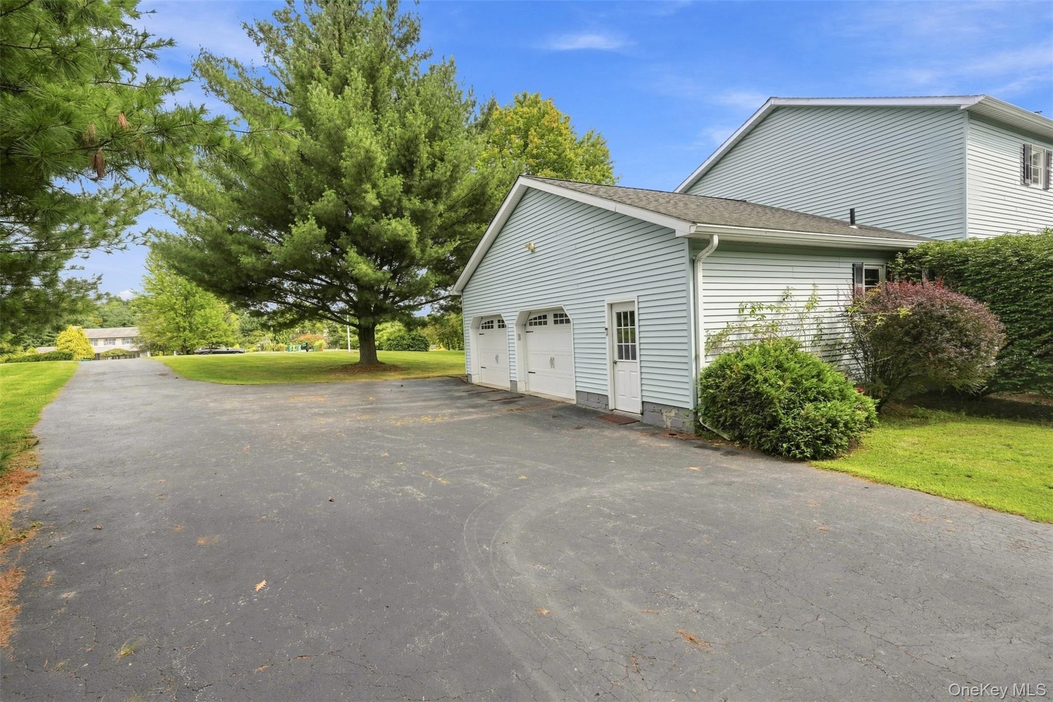 18 English Way – For Sale photo 46