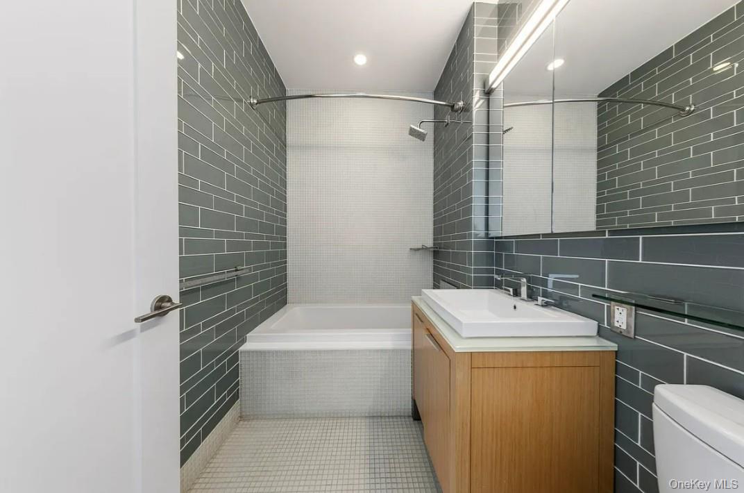 22 N 6th Street, Unit 4D photo 17