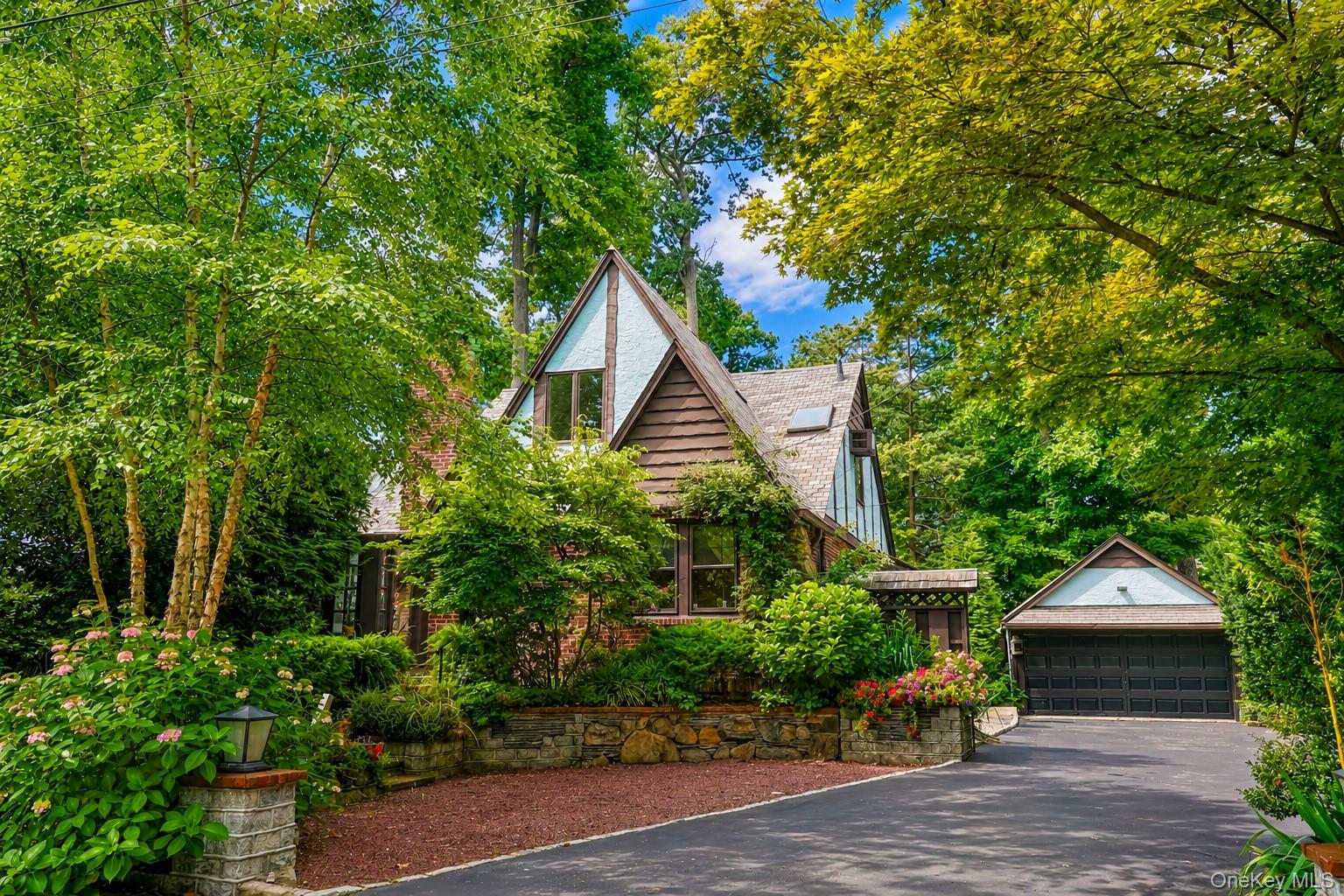 3 Crestwood Place – For Sale
