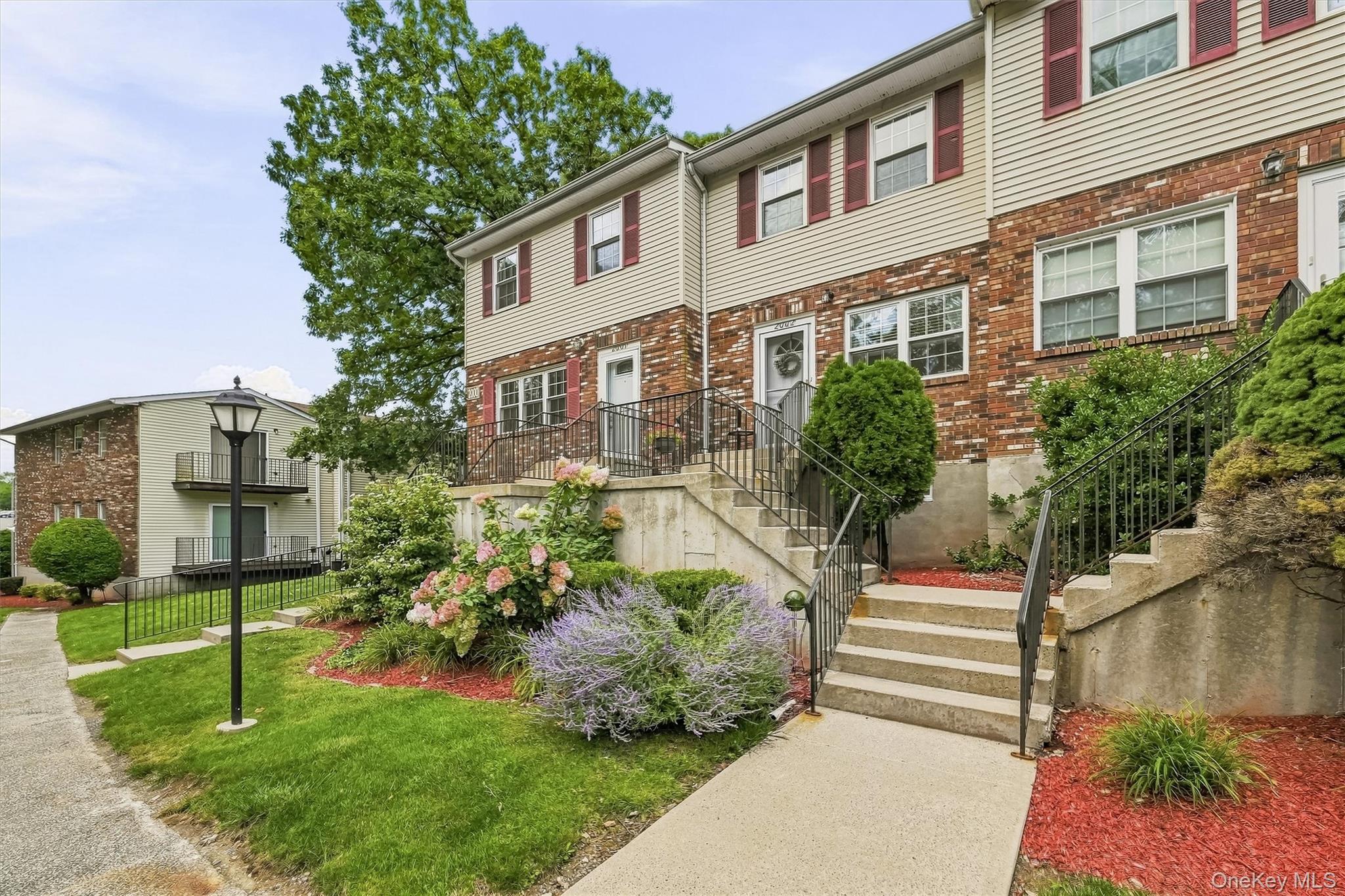 276 Temple Hill Road, Unit 2002