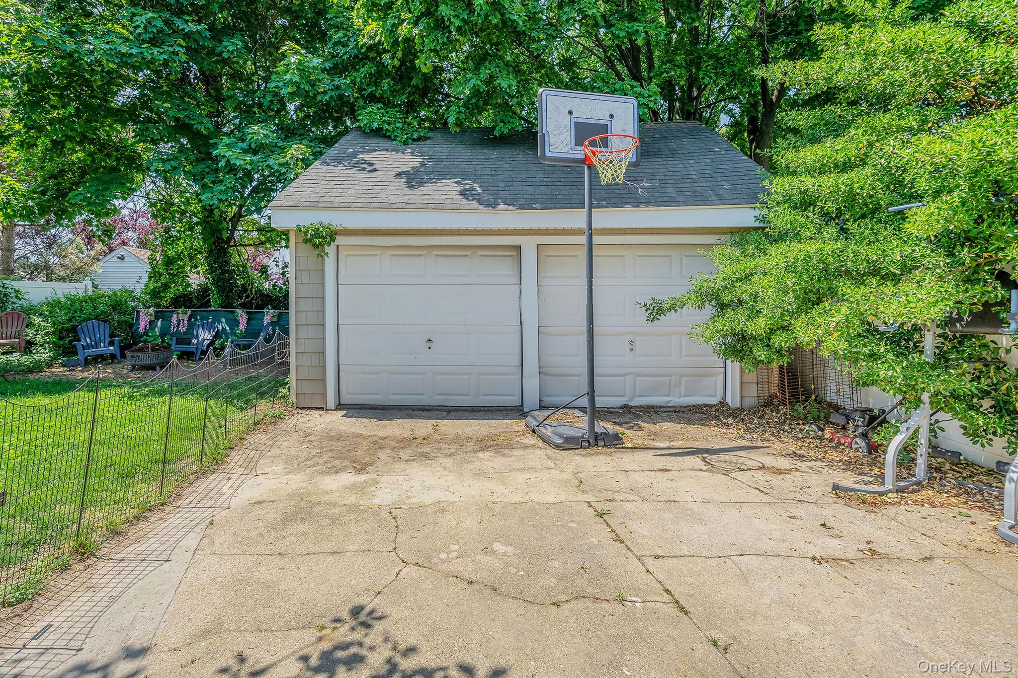 426 Midwood Avenue – For Sale photo 26