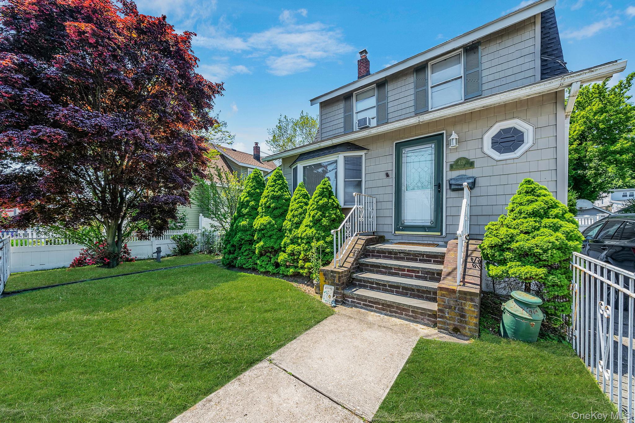 426 Midwood Avenue – For Sale photo 2