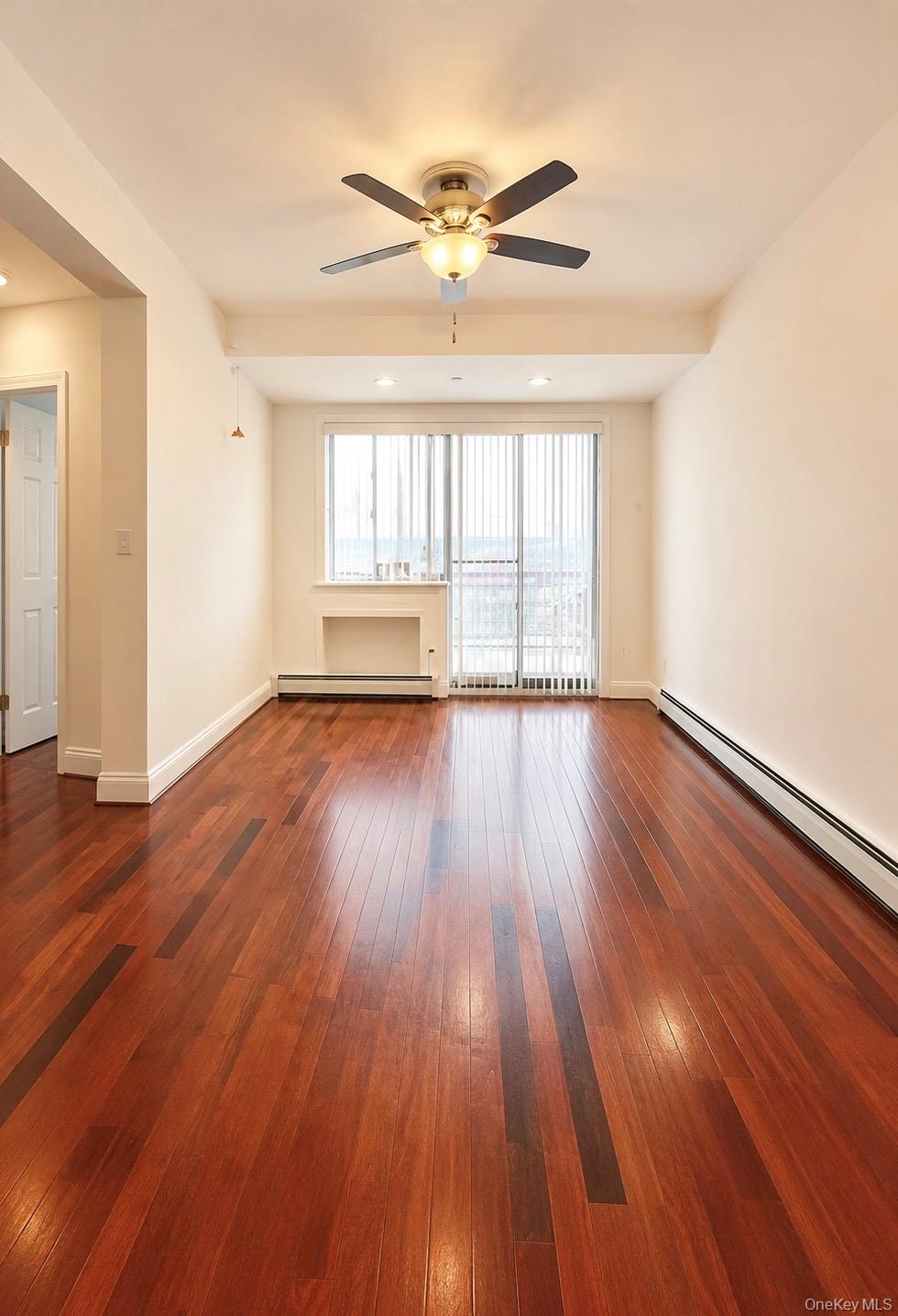 4105 College Point Boulevard, Unit 2D photo 3