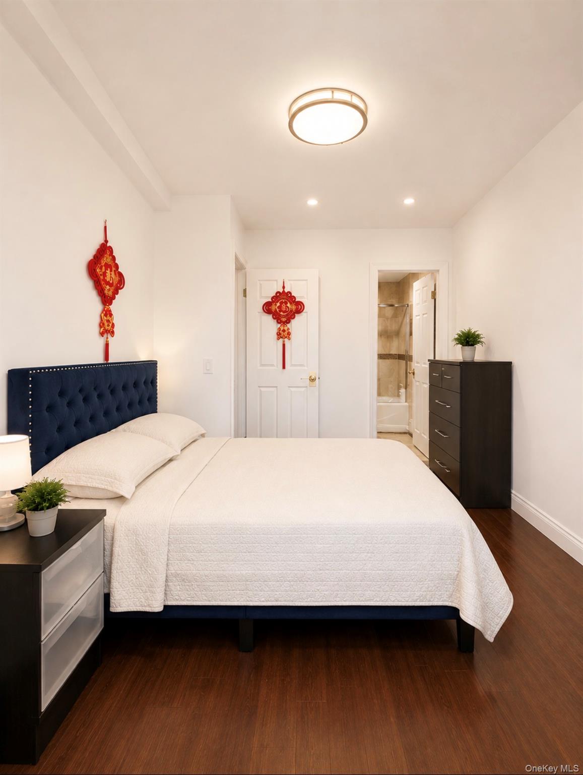 4105 College Point Boulevard, Unit 2D photo 8