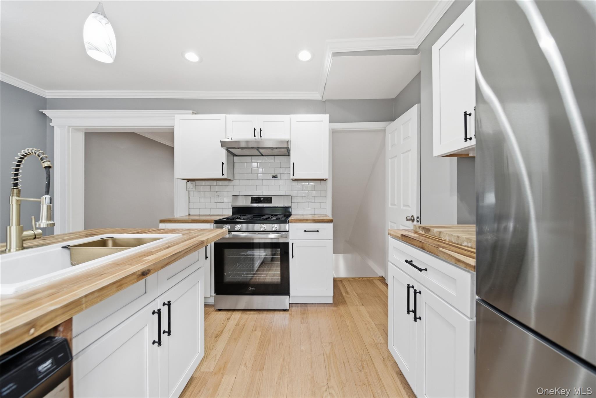 15749 9th Avenue – For Rent photo 4