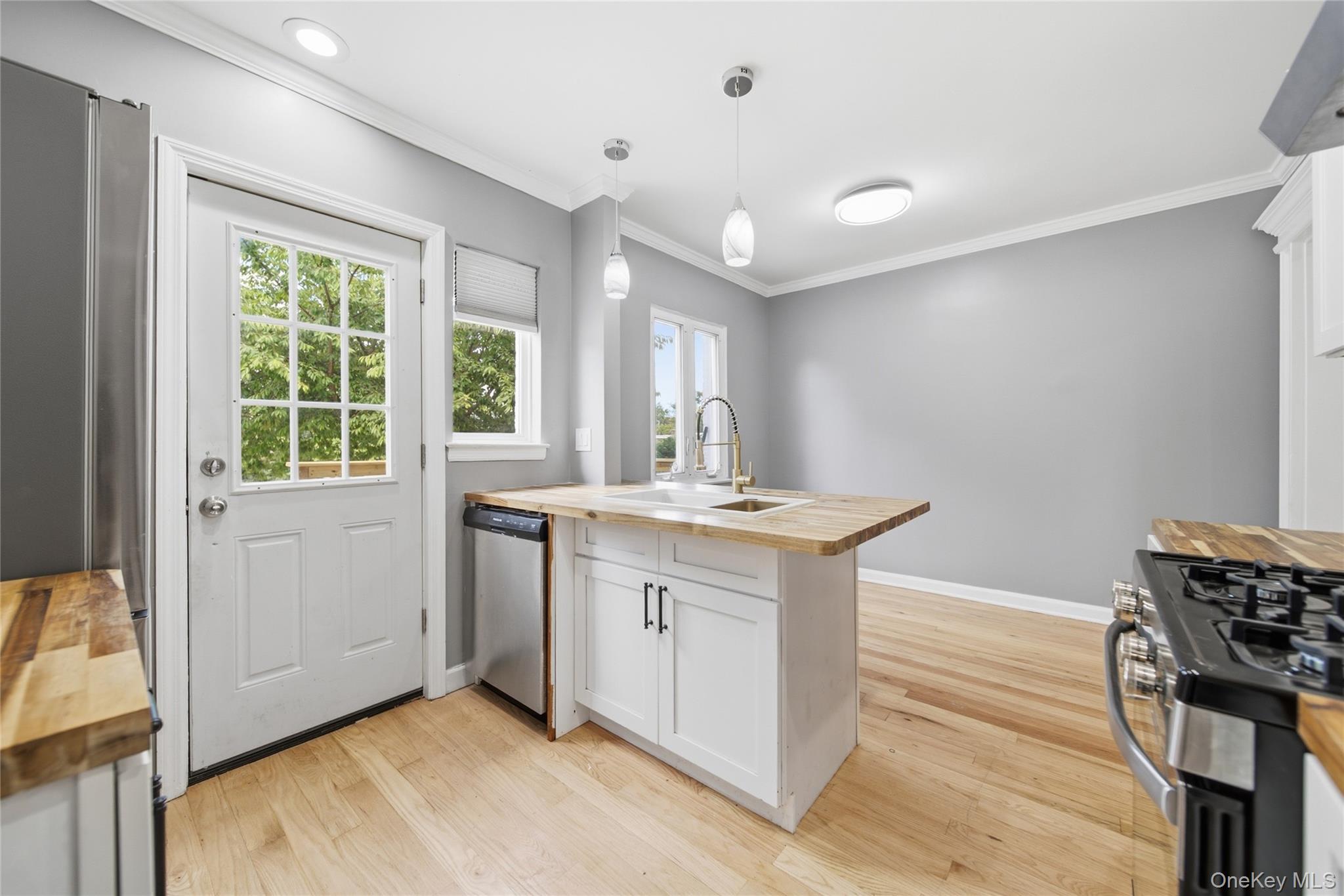 15749 9th Avenue – For Rent photo 5