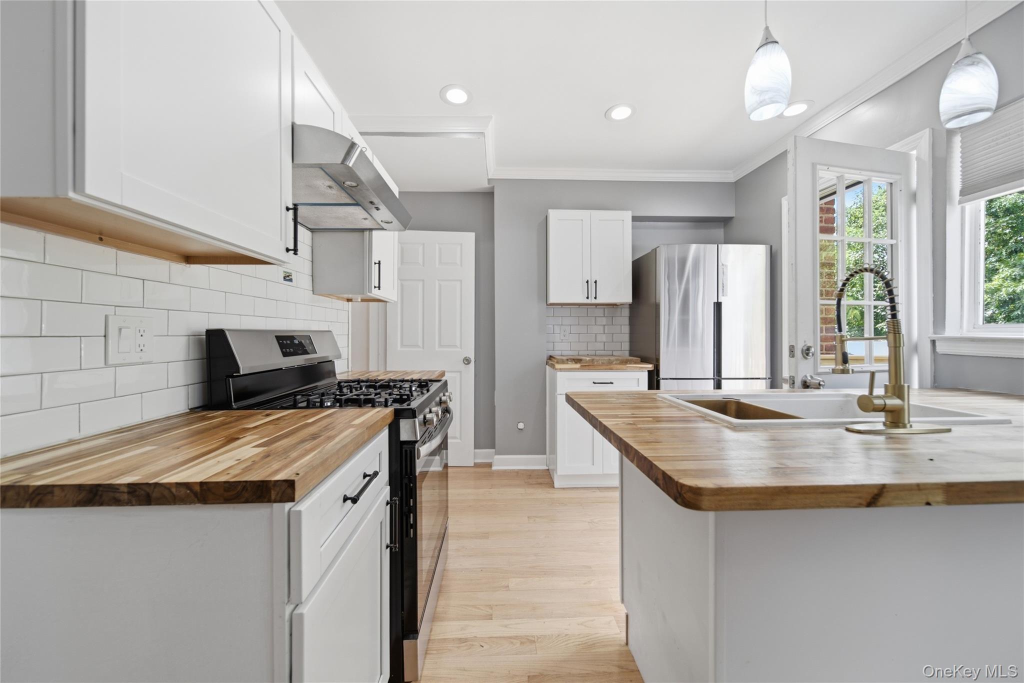 15749 9th Avenue – For Rent photo 6
