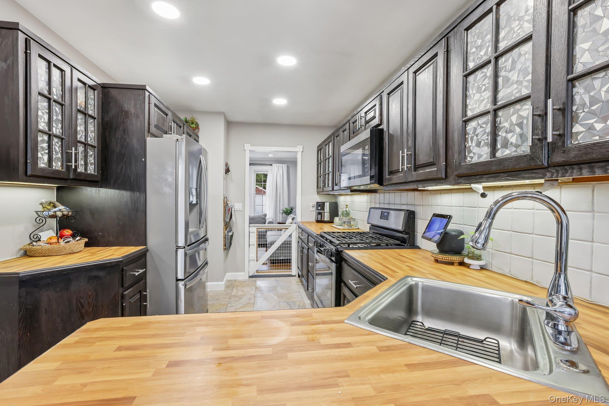 52 Prairie Avenue – For Sale photo 9