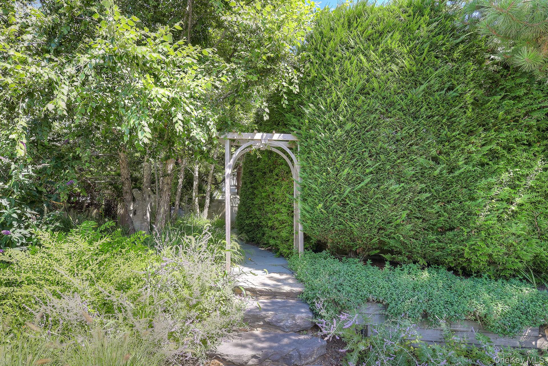 18 Cliff Road – For Sale photo 7