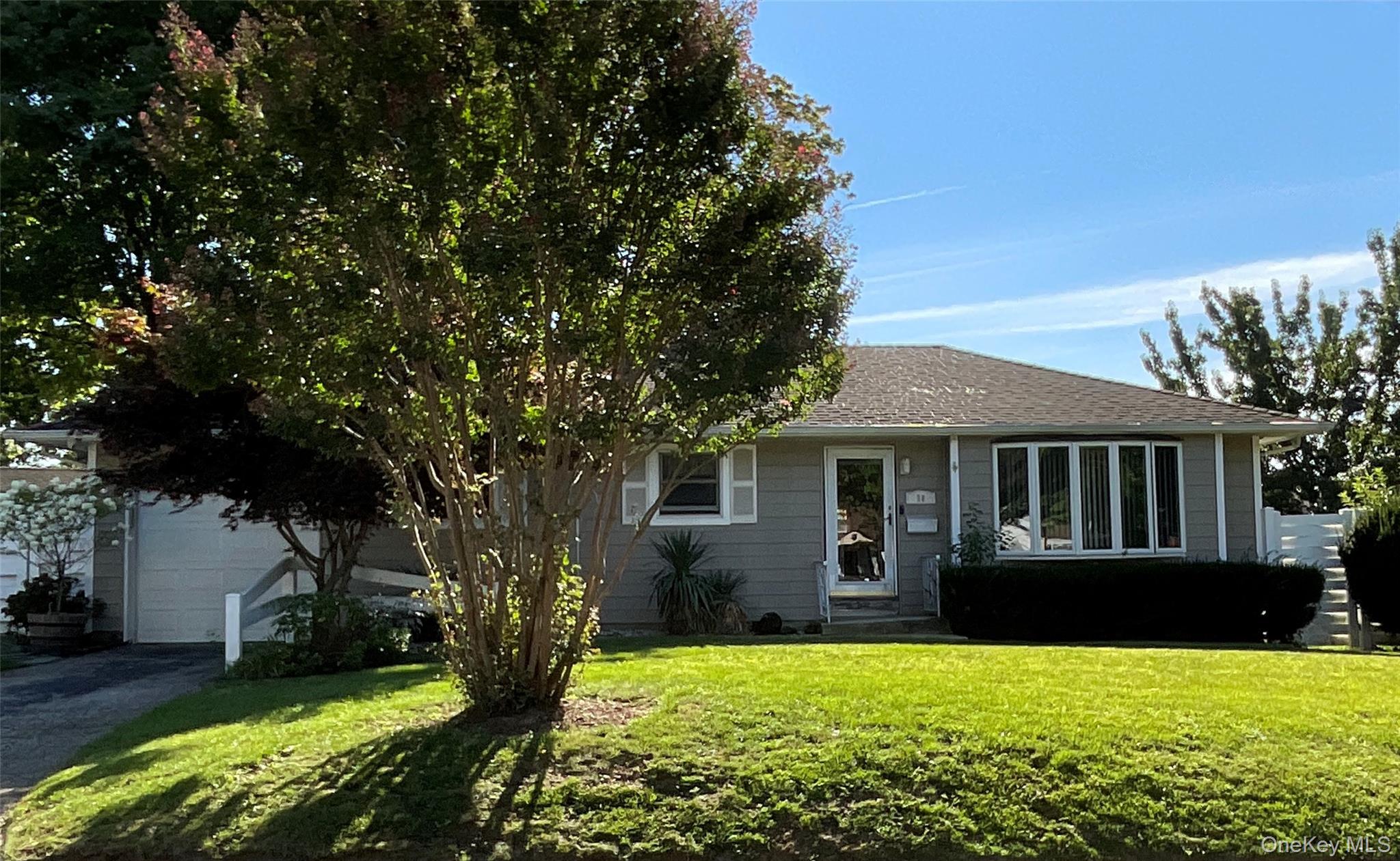28 Pleasant Avenue – For Sale photo 2