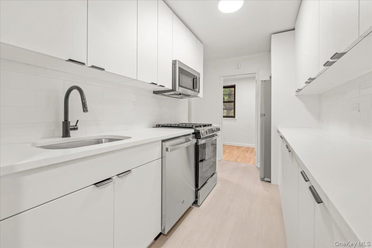 3260 Netherland Avenue, Unit 2F photo 2