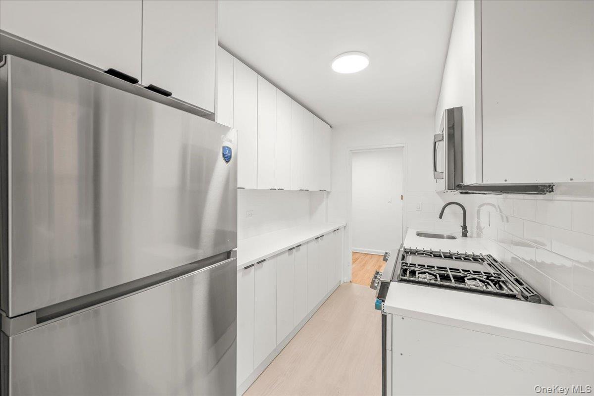 3260 Netherland Avenue, Unit 2F photo 3