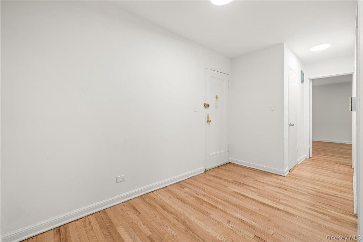 3260 Netherland Avenue, Unit 2F photo 9