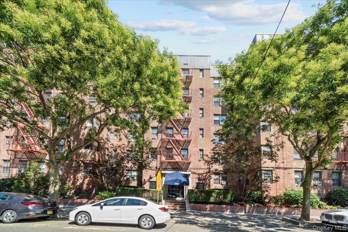 3260 Netherland Avenue, Unit 2F