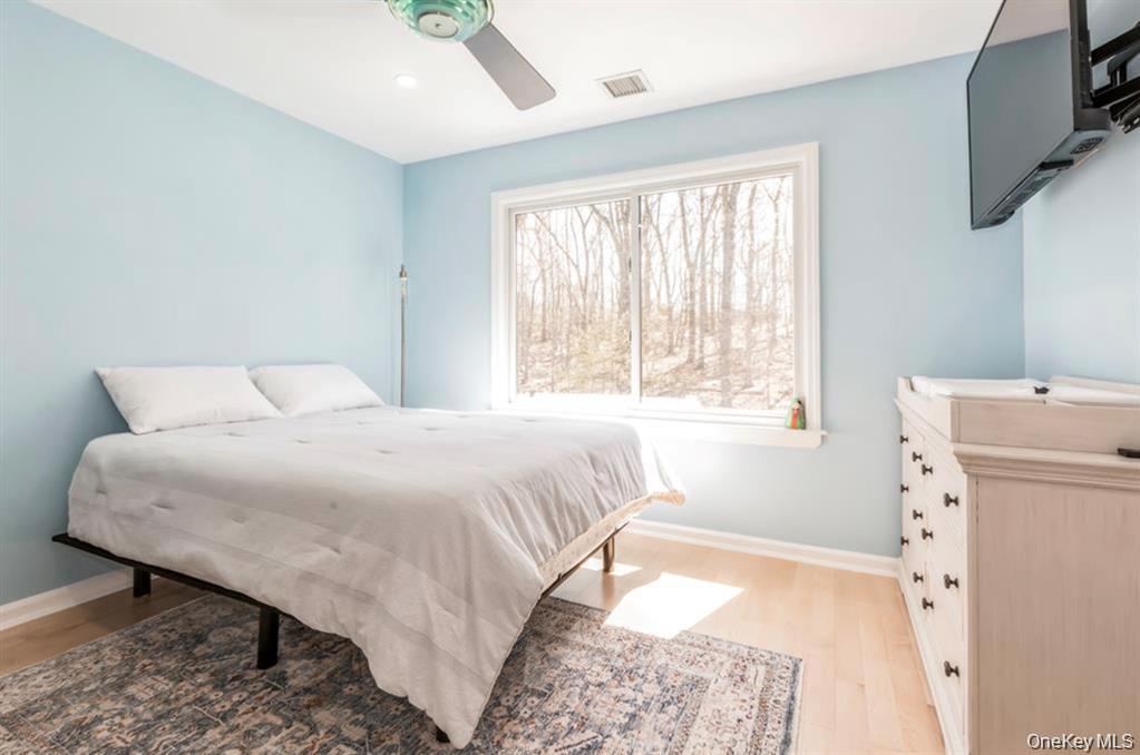 12 Midvale Avenue – For Sale photo 14