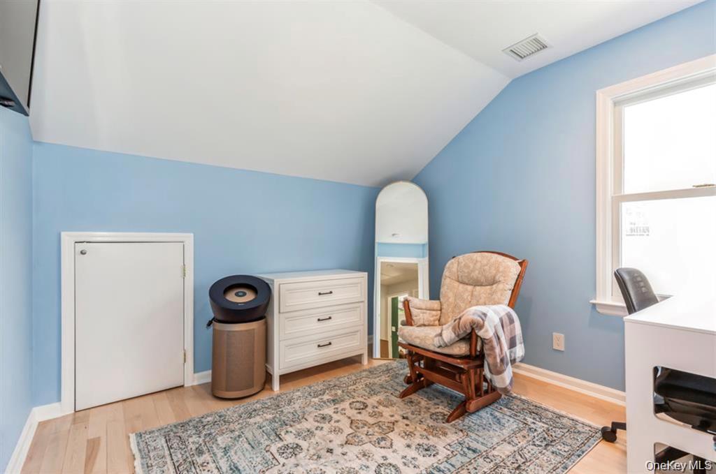12 Midvale Avenue – For Sale photo 12