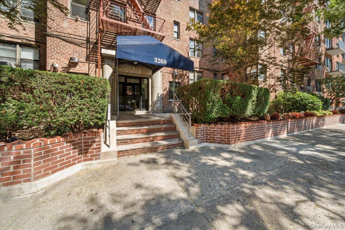 3260 Netherland Avenue, Unit 2H
