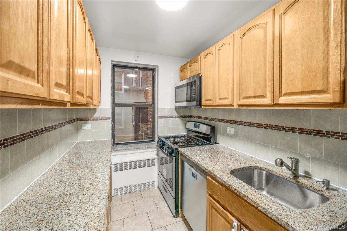 3260 Netherland Avenue, Unit 2H photo 3