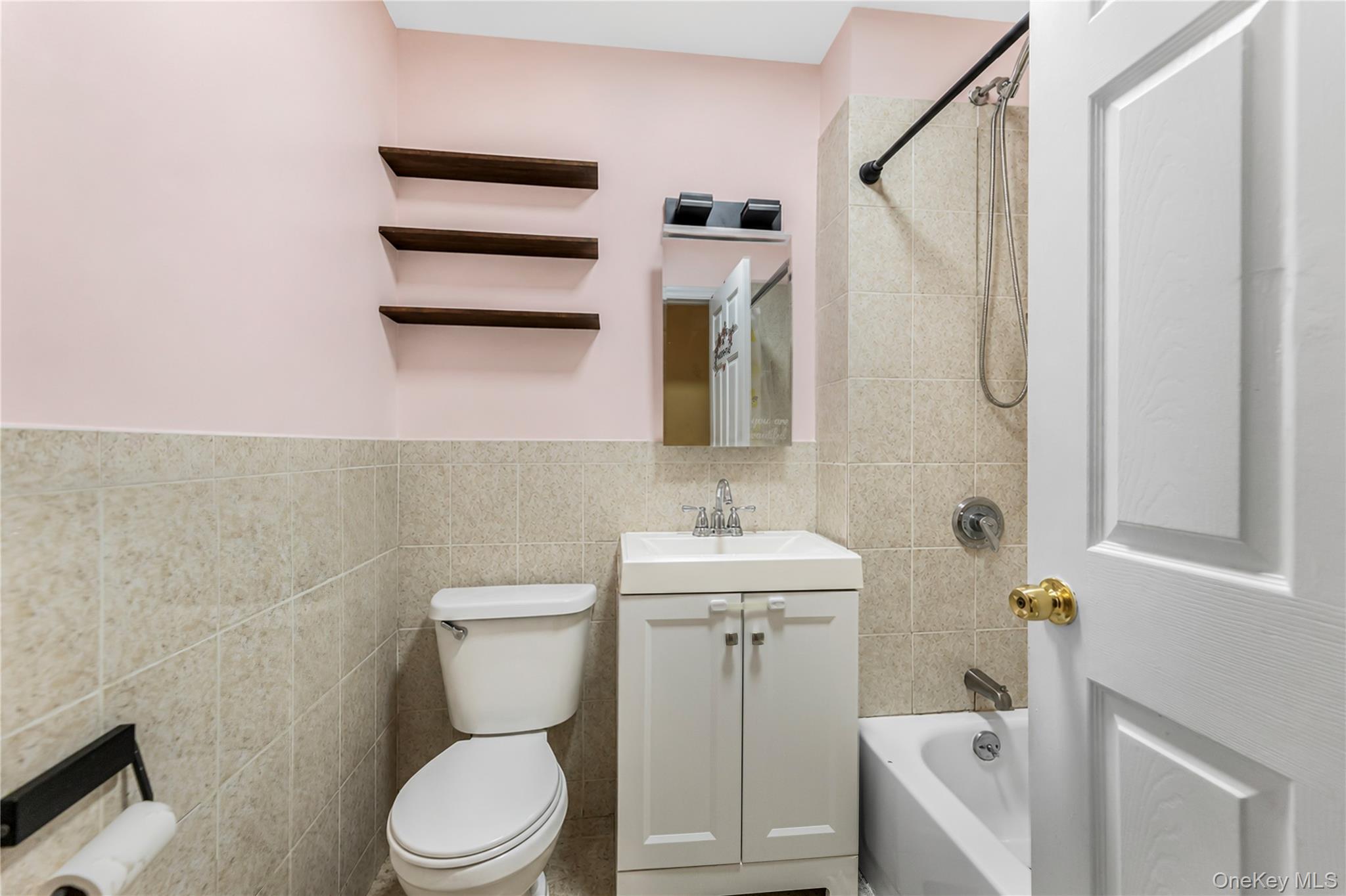 2573 Pelham Bay Park W – For Sale photo 6