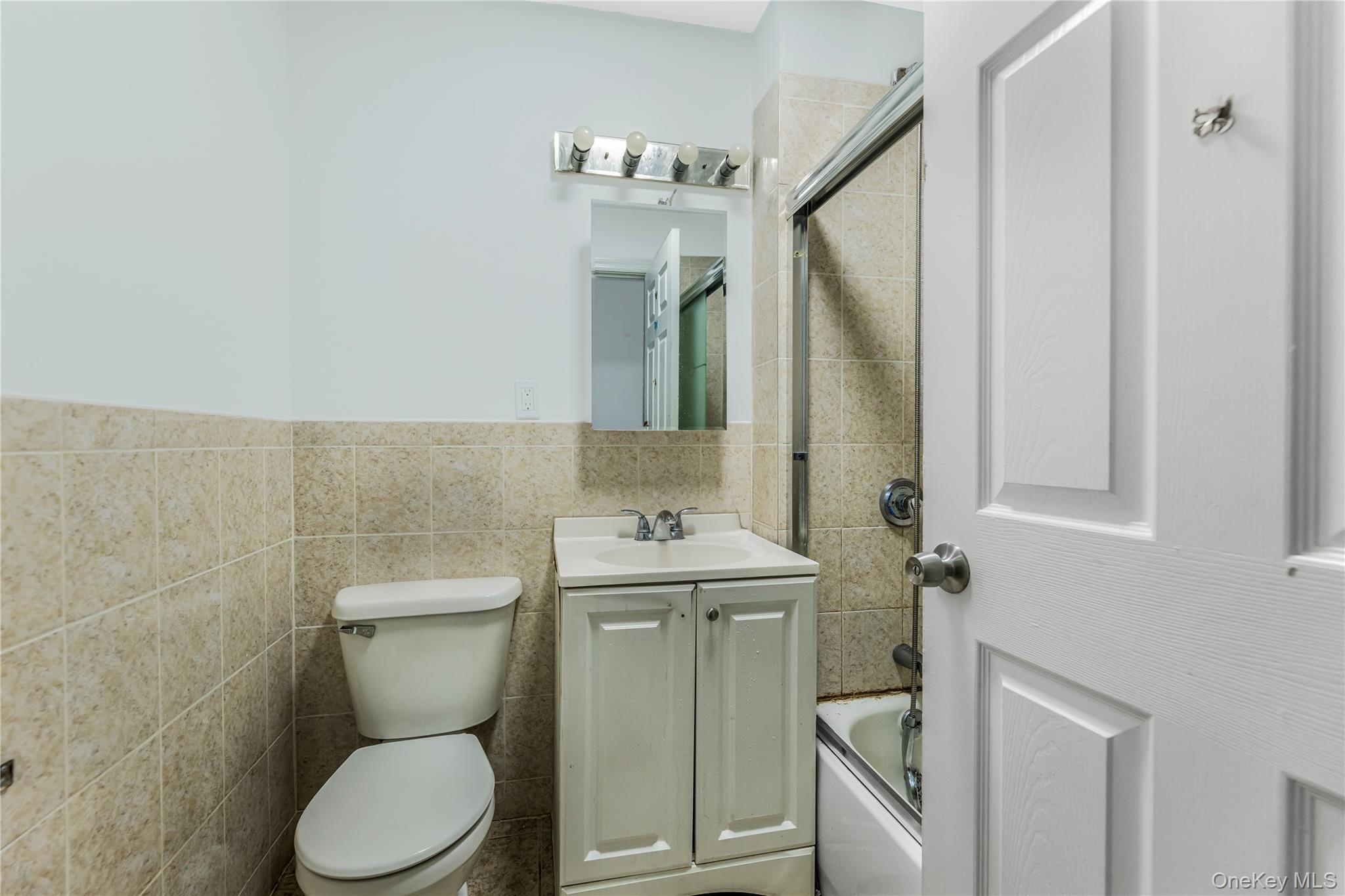 2573 Pelham Bay Park W – For Sale photo 11