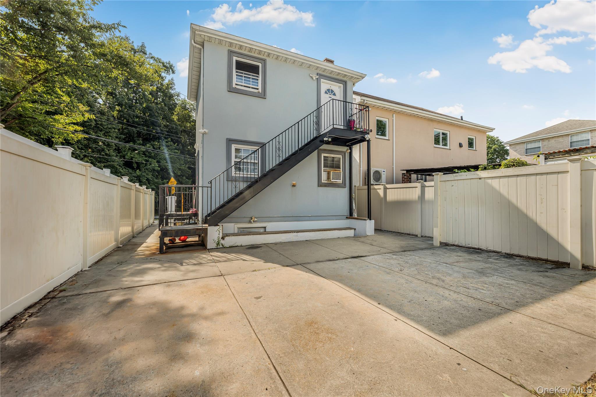 2573 Pelham Bay Park W – For Sale photo 18