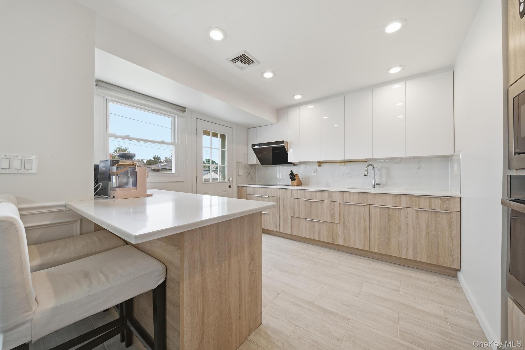 16 Spector Lane – For Sale photo 5