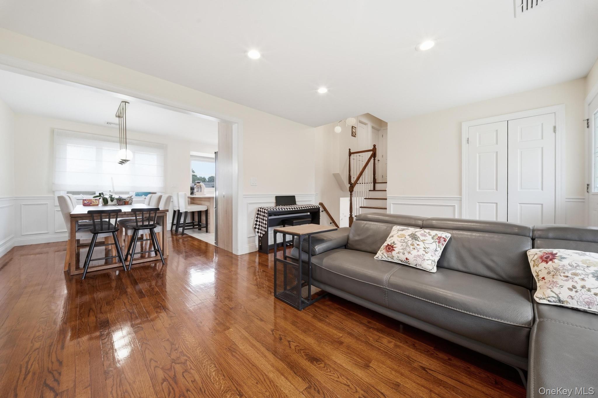 16 Spector Lane – For Sale photo 4