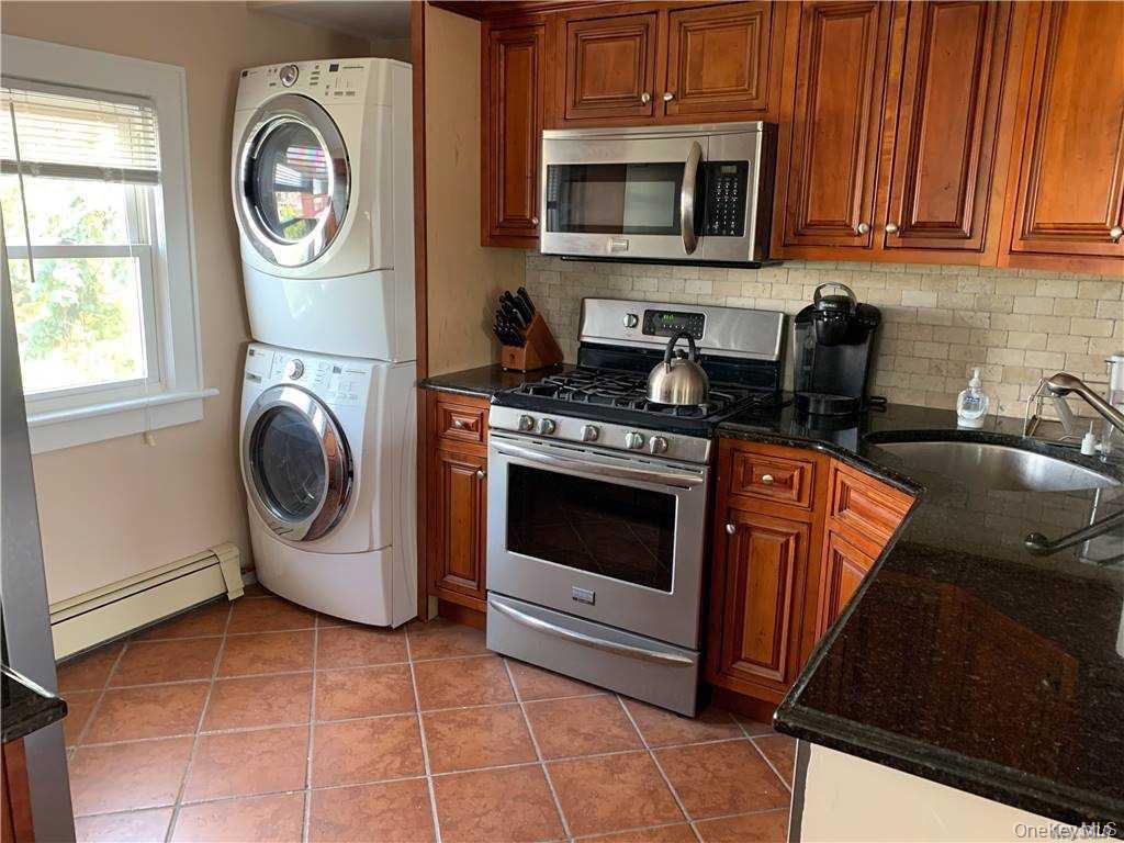 38 Clayton Avenue, Unit Upper photo 7