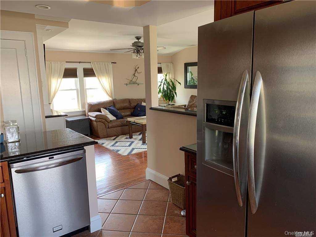 38 Clayton Avenue, Unit Upper photo 6