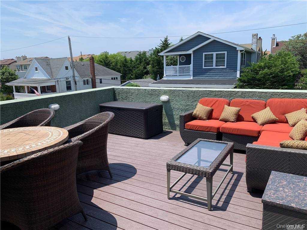 38 Clayton Avenue, Unit Upper photo 11