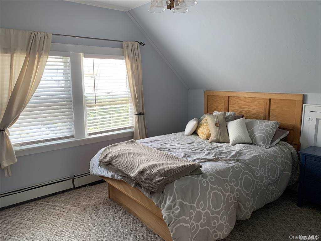 38 Clayton Avenue, Unit Upper photo 9