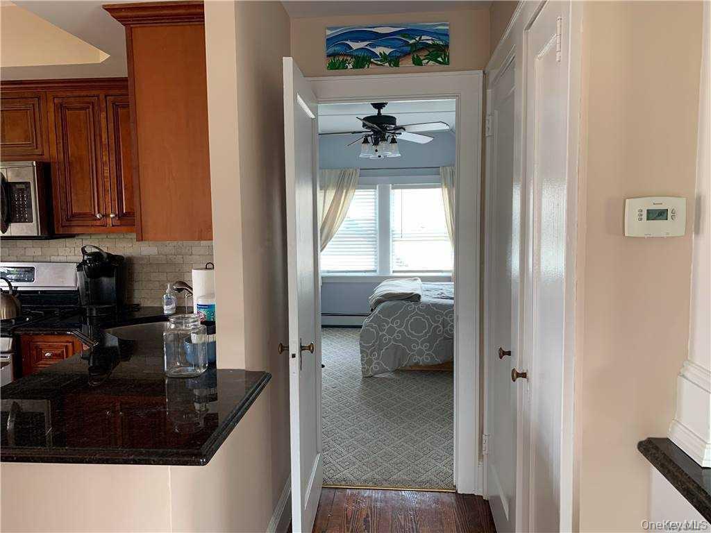 38 Clayton Avenue, Unit Upper photo 8