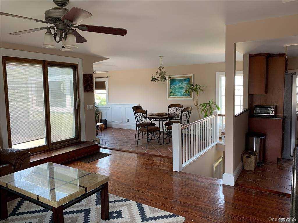 38 Clayton Avenue, Unit Upper photo 4